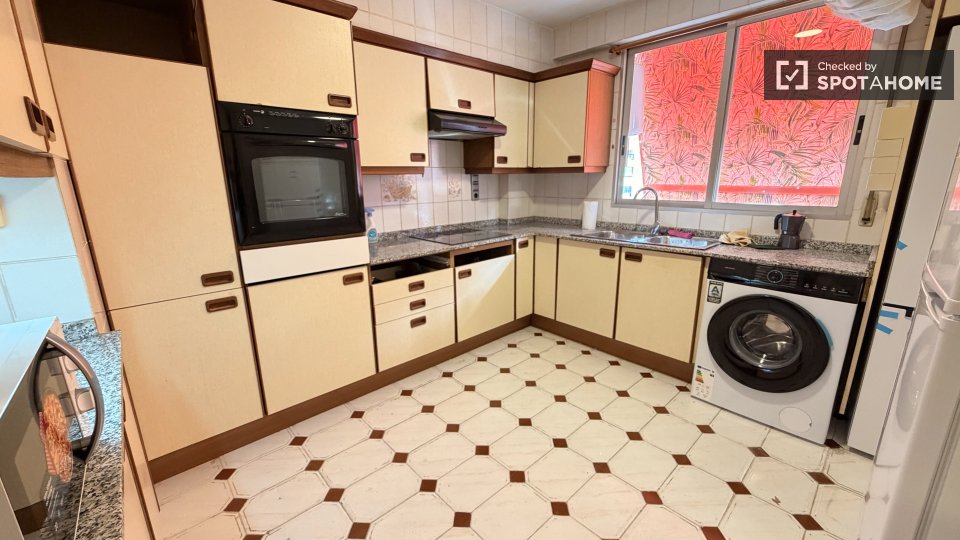 Double room Valencia, 5 beds — photo 4
