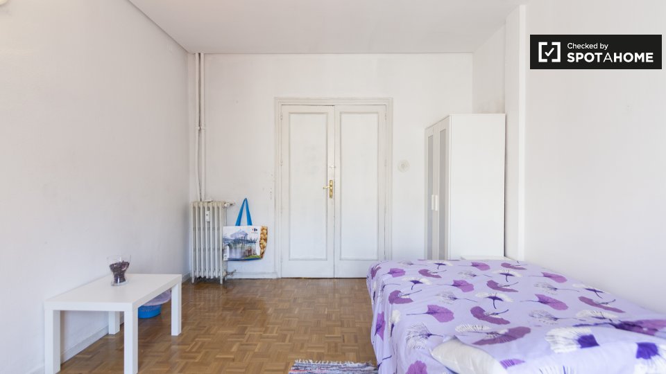 Double room Madrid, 9 beds — photo 3