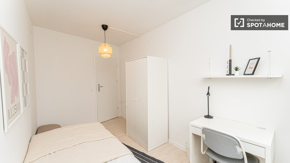 Double room Berlin, 8 beds, 146m² — photo 12