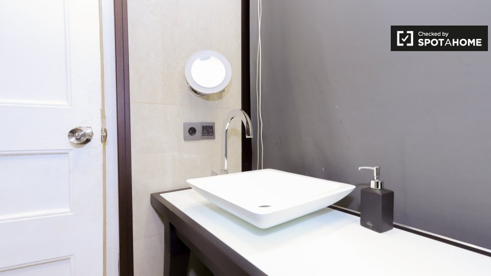 Apartment Barcelona, 2 beds — photo 11