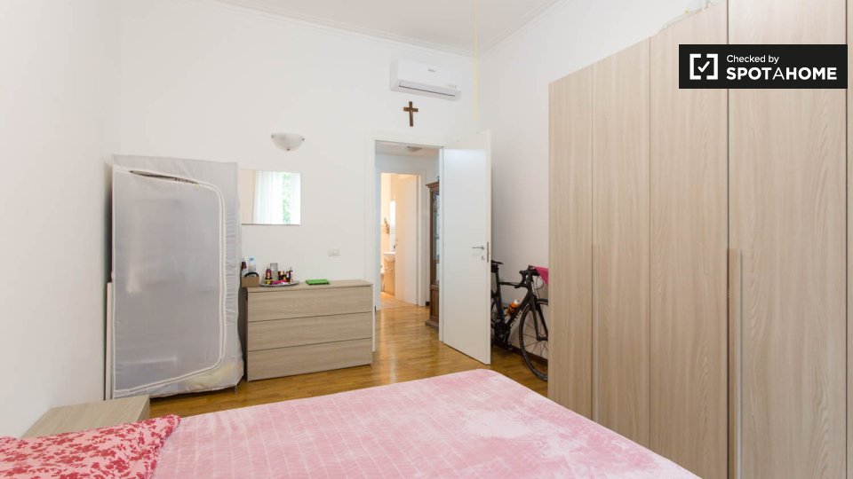 Double room Milan, 3 beds — photo 15
