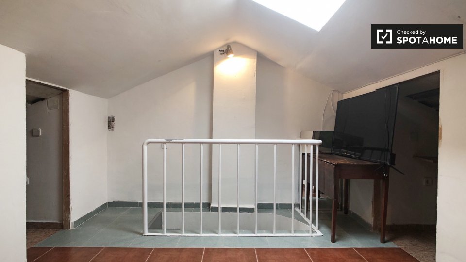 Double room Madrid, 3 beds, 160m² — photo 5