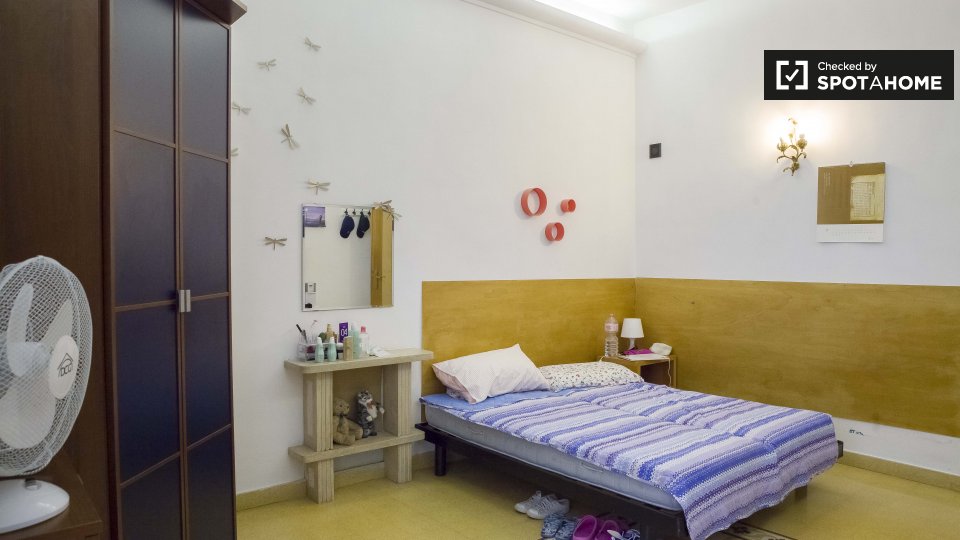Double room Rome, 3 beds — photo 4