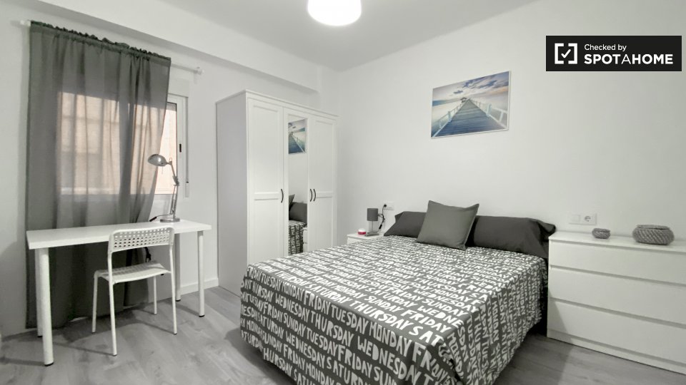 Double room Valencia, 4 beds, 65m² — photo 2