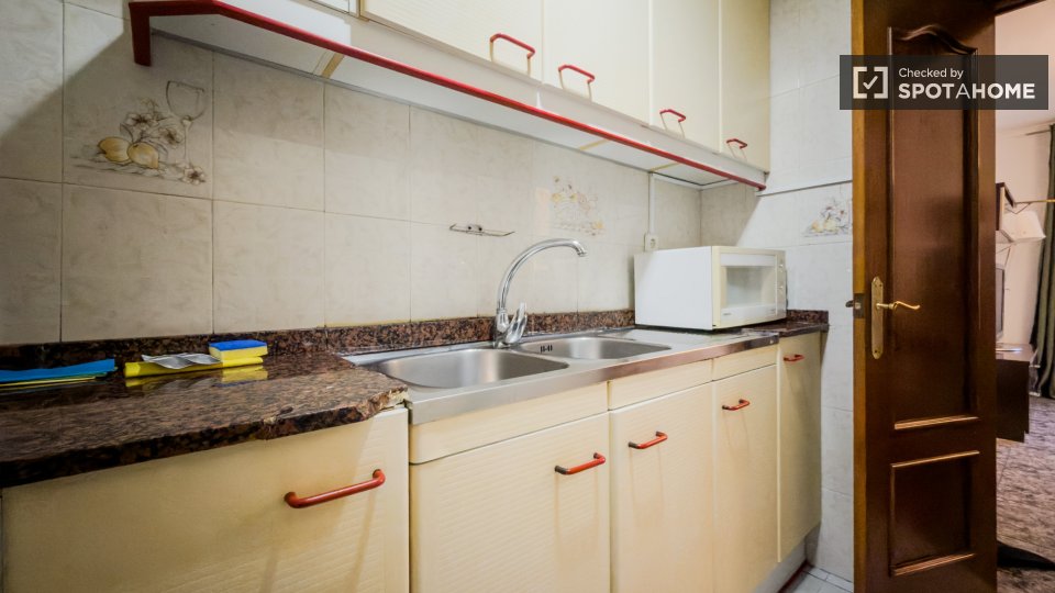 Apartment Barcelona, 3 beds, 70m² — photo 21