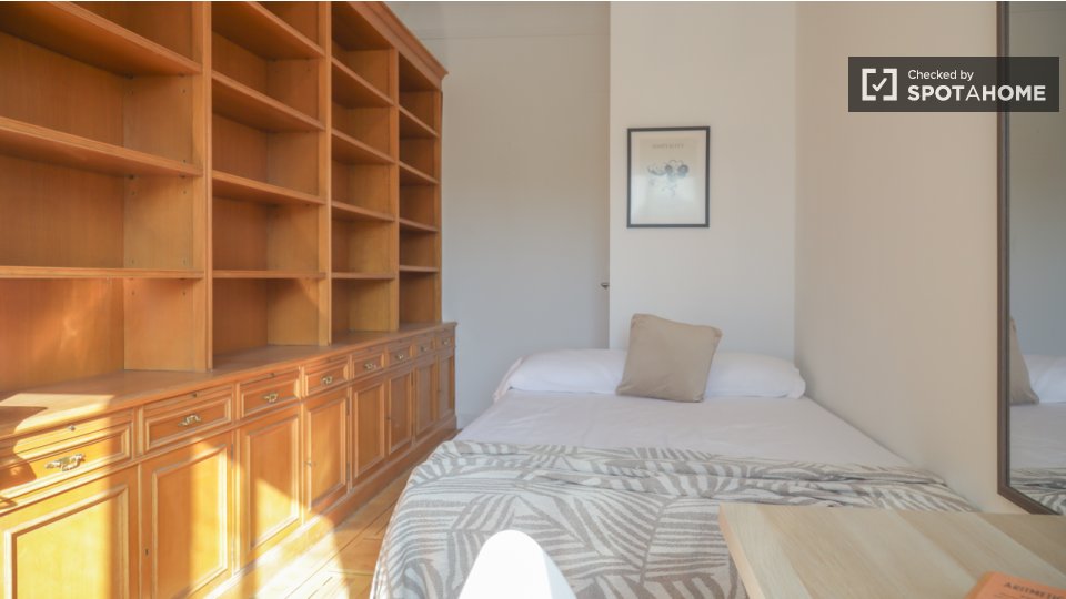 Double room Madrid, 18 beds — photo 8