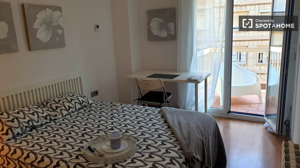 Double room Barcelona, 4 beds, 90m² — photo 2