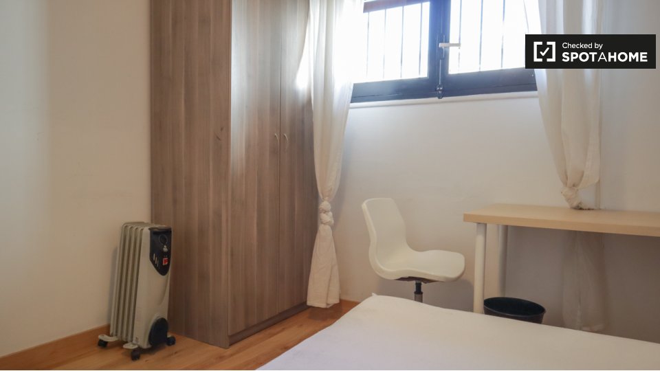 Double room Madrid, 7 beds, 160m² — photo 4