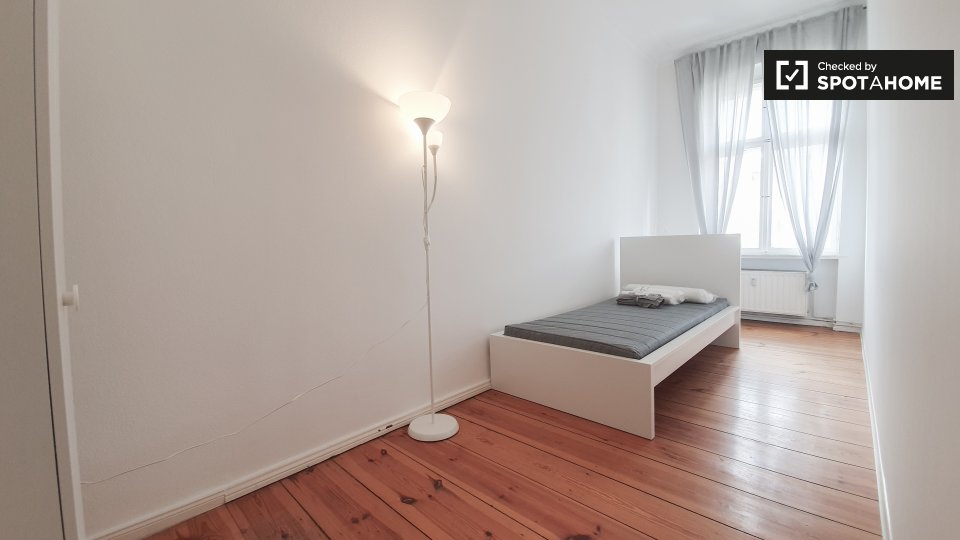 Double room Berlin, 3 beds — photo 3