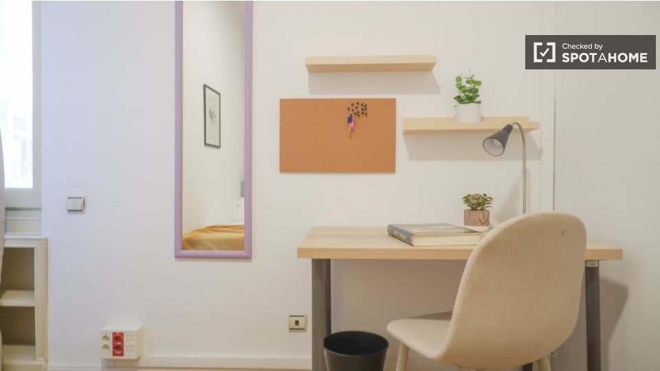 Double room Madrid, 18 beds — photo 18