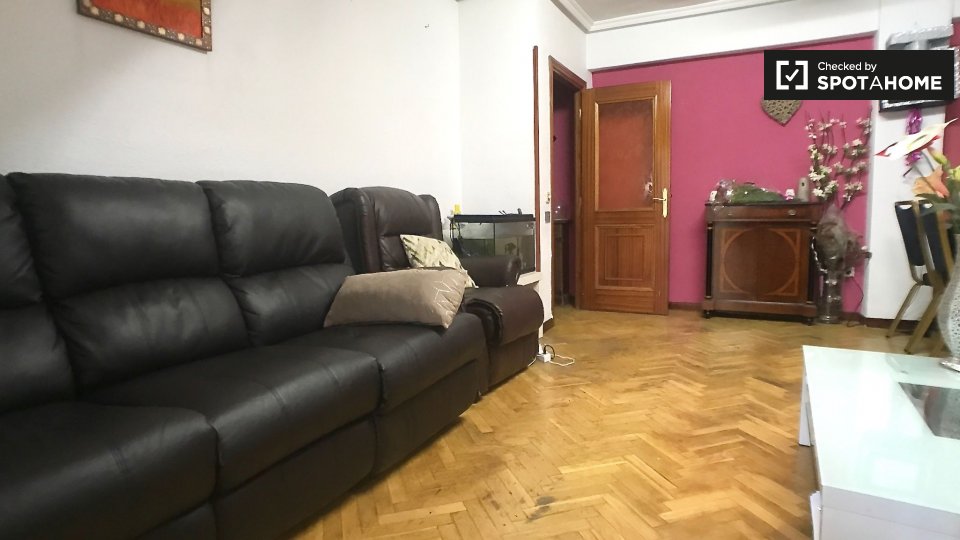 Double room Madrid, 3 beds — photo 5