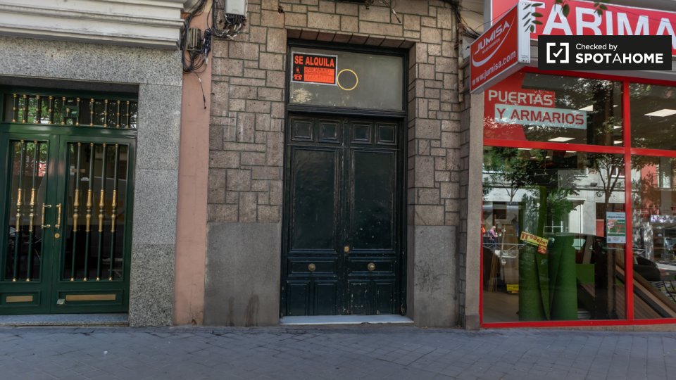 Double room Madrid, 6 beds — photo 18