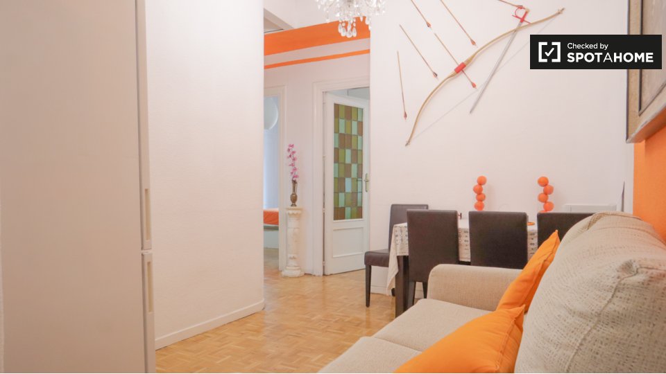 Double room Madrid, 3 beds, 60m² — photo 9