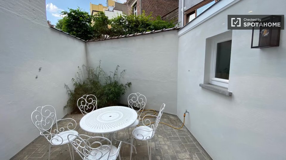 Double room Brussels, 6 beds — photo 8