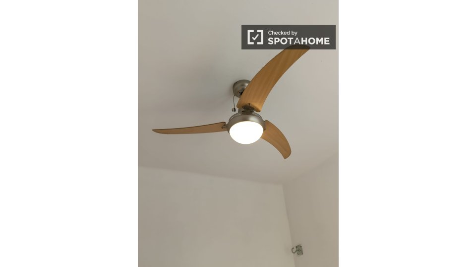 Double room Barcelona, 3 beds, 60m² — photo 21