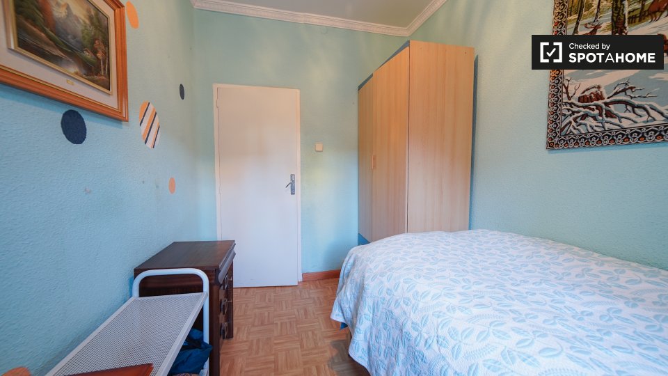 Double room Madrid, 4 beds, 150m² — photo 3