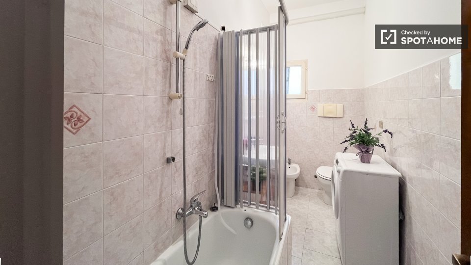 Double room Milan, 2 beds — photo 1