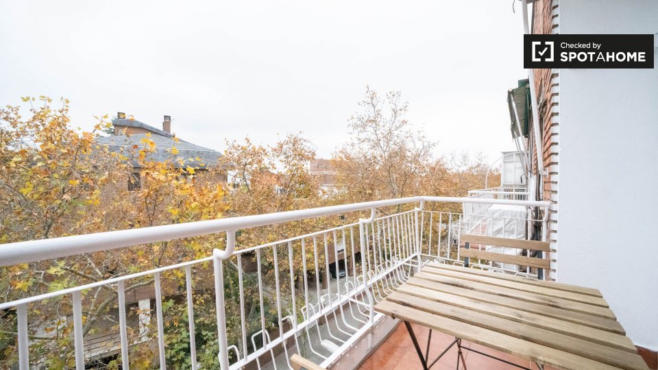 Double room Madrid, 5 beds, 110m² — photo 6