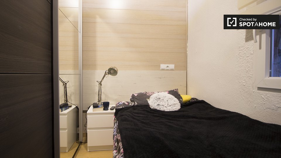 Double room Madrid, 4 beds, 70m² — photo 1