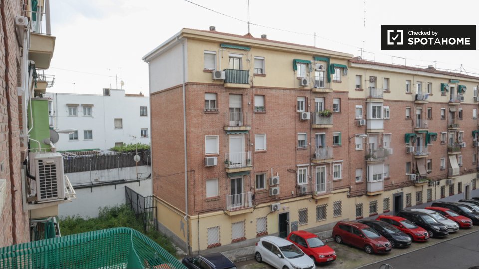 Double room Madrid, 4 beds — photo 10