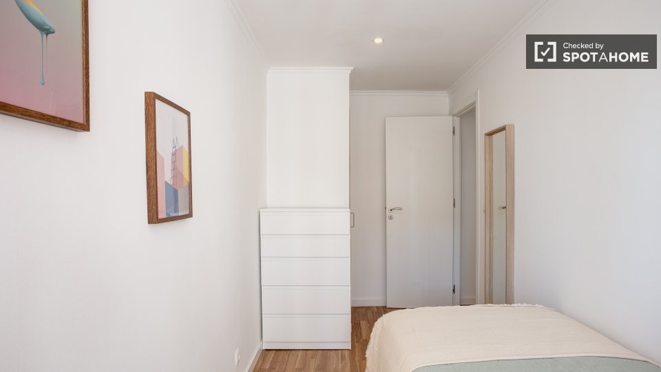 Double room Lisbon, 8 beds, 200m² — photo 2