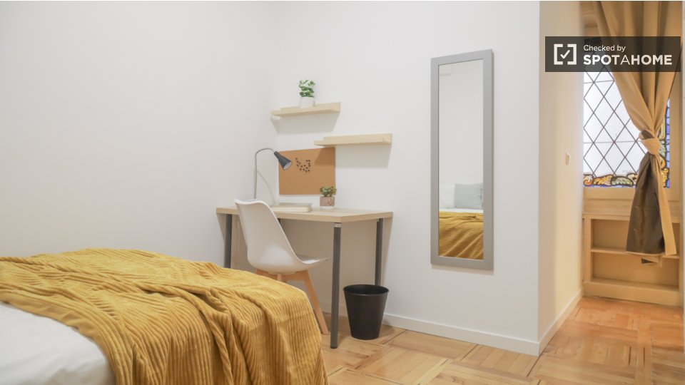 Double room Madrid, 18 beds — photo 12