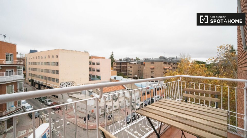 Double room Madrid, 5 beds, 110m² — photo 8