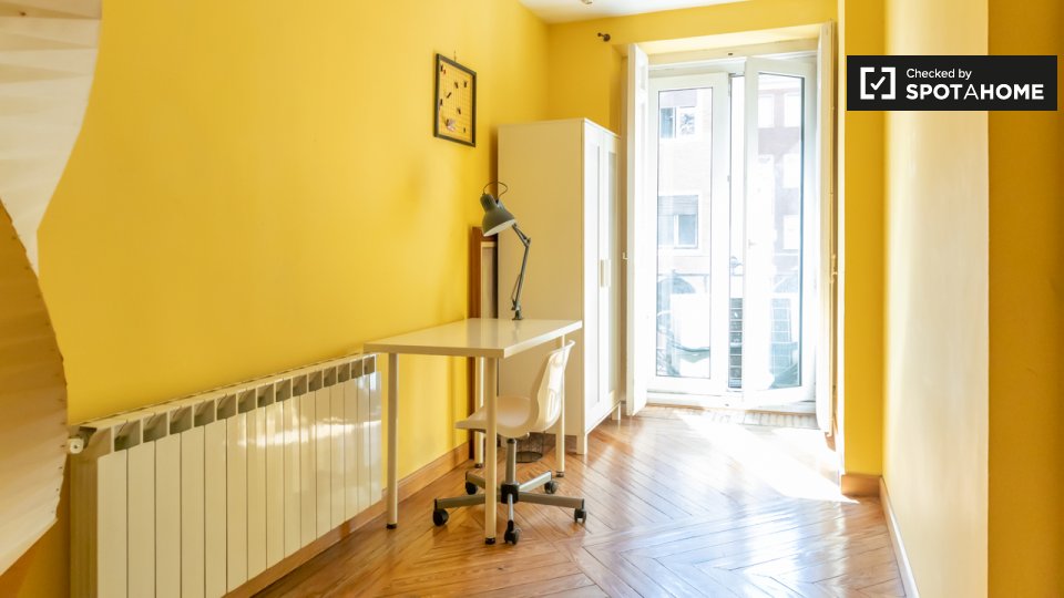 Double room Madrid, 7 beds, 180m² — photo 5