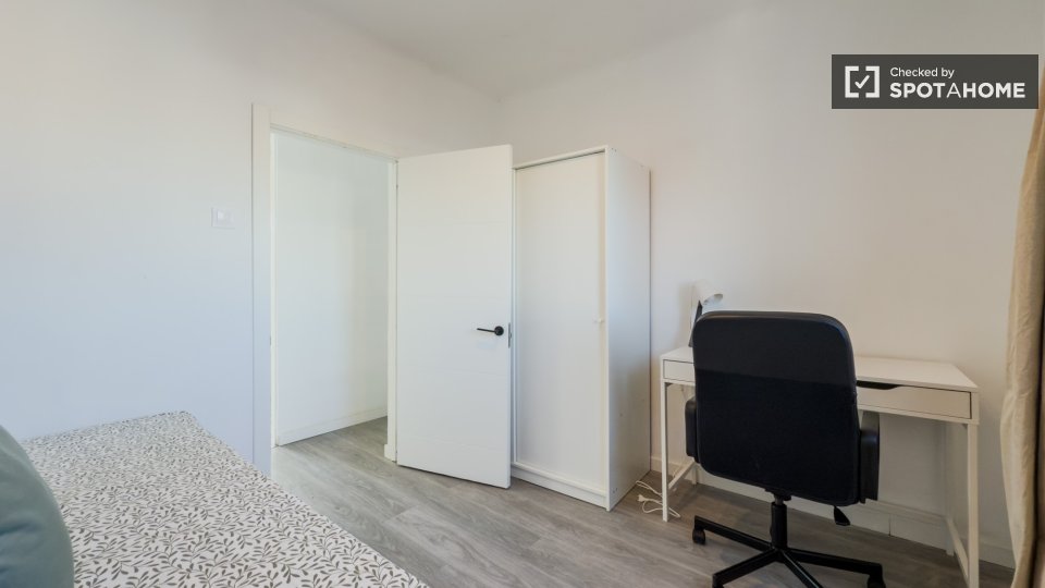 Double room Barcelona, 2 beds — photo 9