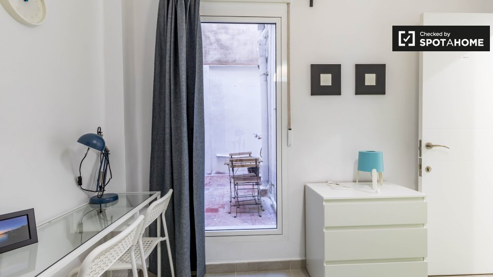 Double room Valencia, 4 beds, 95m² — photo 3