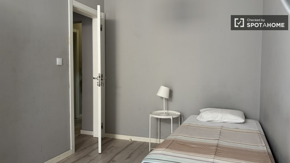 Double room Lisbon, 5 beds, 85m² — photo 74