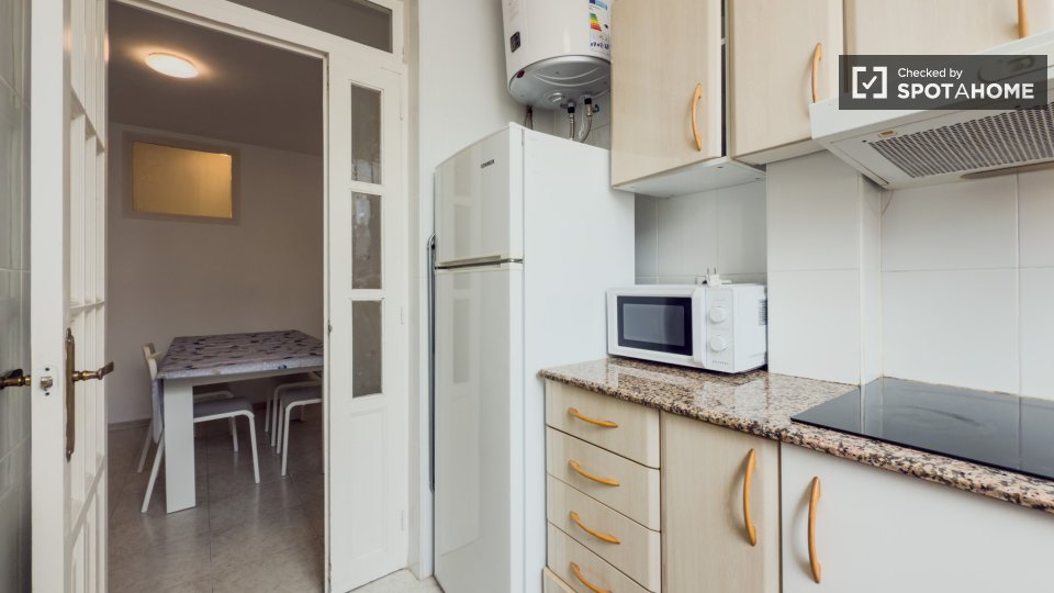 Double room Barcelona, 2 beds — photo 36
