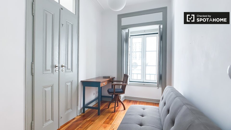 Apartment Lisbon, 2 beds, 70m² — photo 19
