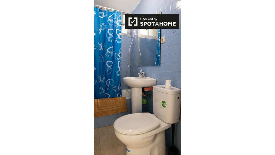 Double room Madrid, 4 beds, 70m² — photo 12