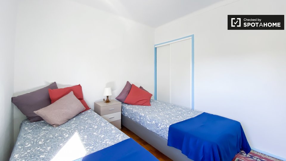 Double room Lisbon, 4 beds, 68m² — photo 2
