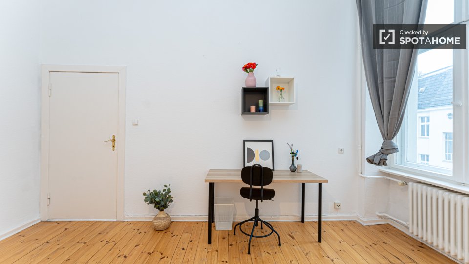 Double room Berlin, 3 beds, 75m² — photo 16