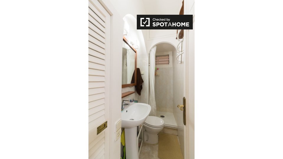 Double room Barcelona, 3 beds — photo 6