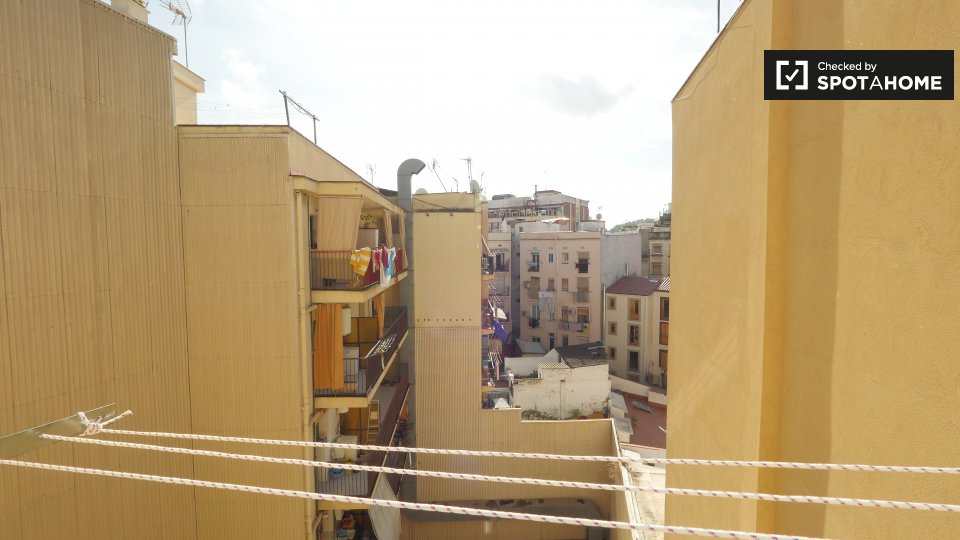 Double room Barcelona, 3 beds, 52m² — photo 10