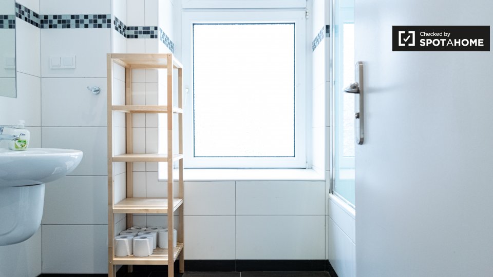 Double room Berlin, 4 beds, 68m² — photo 8