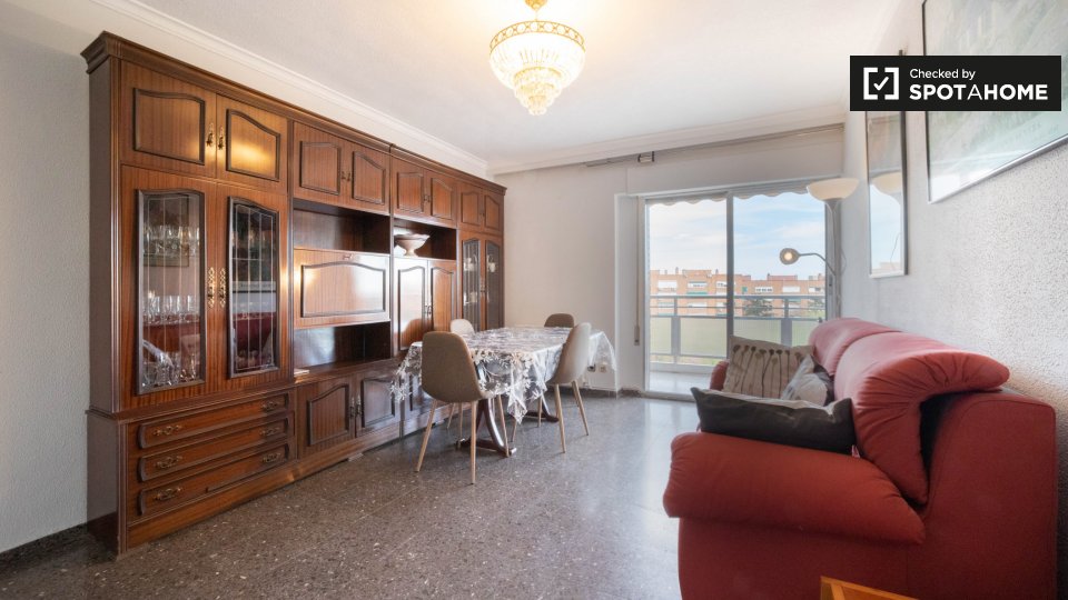Double room Madrid, 4 beds, 86m² — photo 5