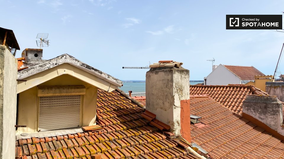 Apartment Lisbon, 2 beds, 70m² — photo 10