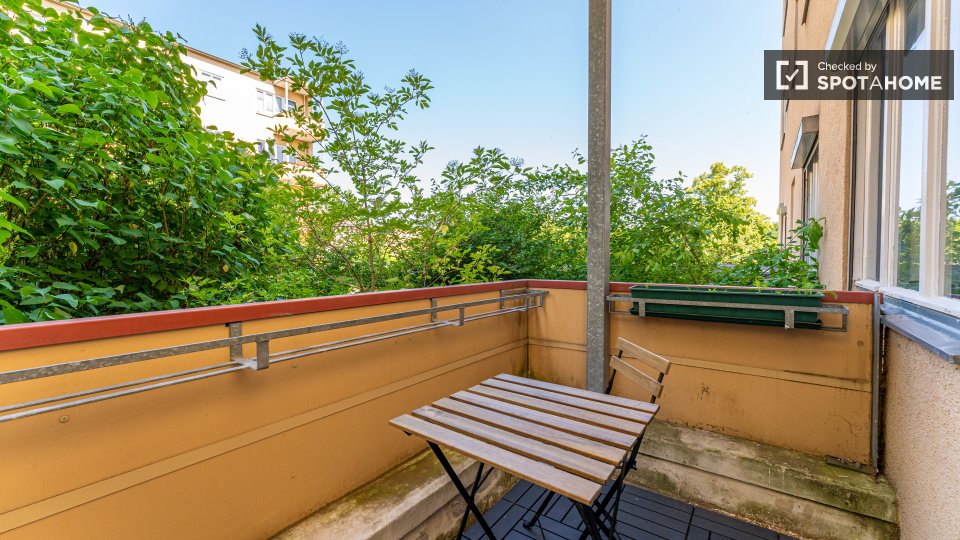 Double room Berlin, 3 beds, 58m² — photo 17