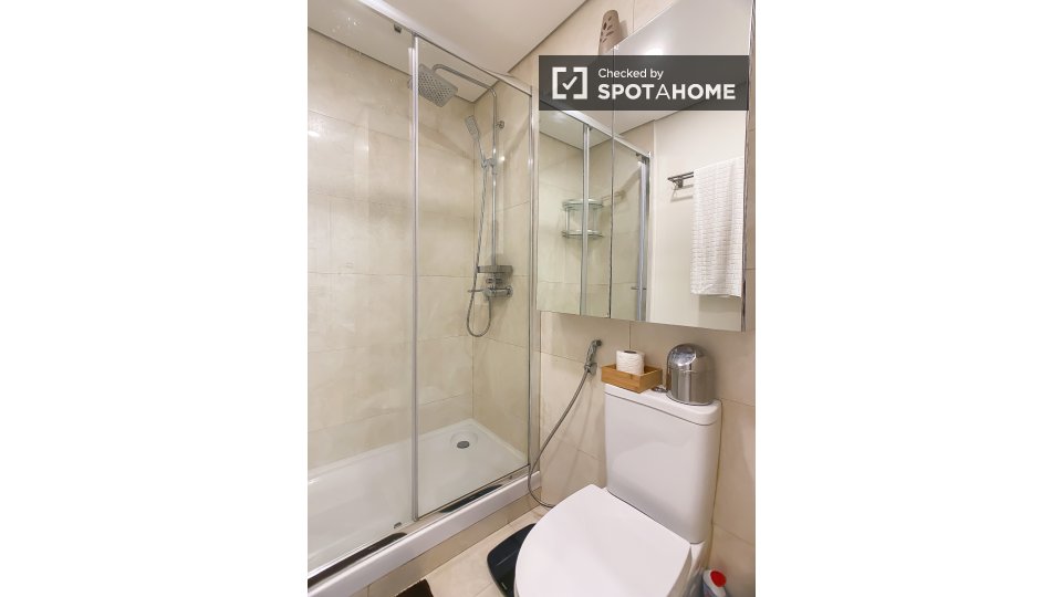 Double room Lisbon, 4 beds, 240m² — photo 7
