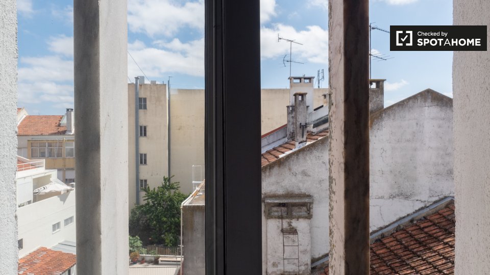 Double room Lisbon, 4 beds, 90m² — photo 5