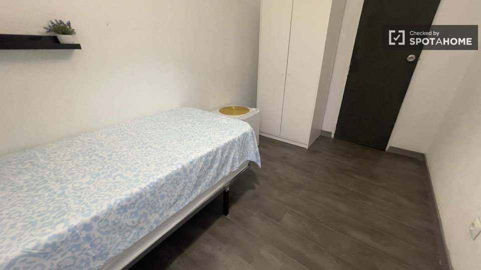 Double room Madrid, 4 beds — photo 2