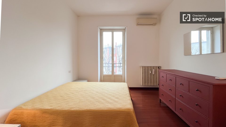 Double room Milan, 3 beds — photo 1