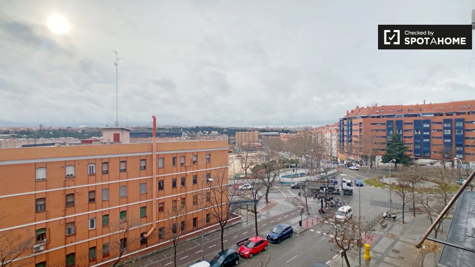 Double room Madrid, 4 beds, 90m² — photo 11
