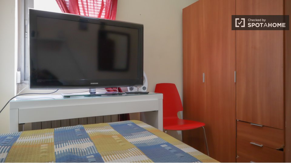 Double room Madrid, 3 beds — photo 6