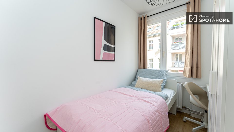 Double room Berlin, 5 beds, 80m² — photo 13