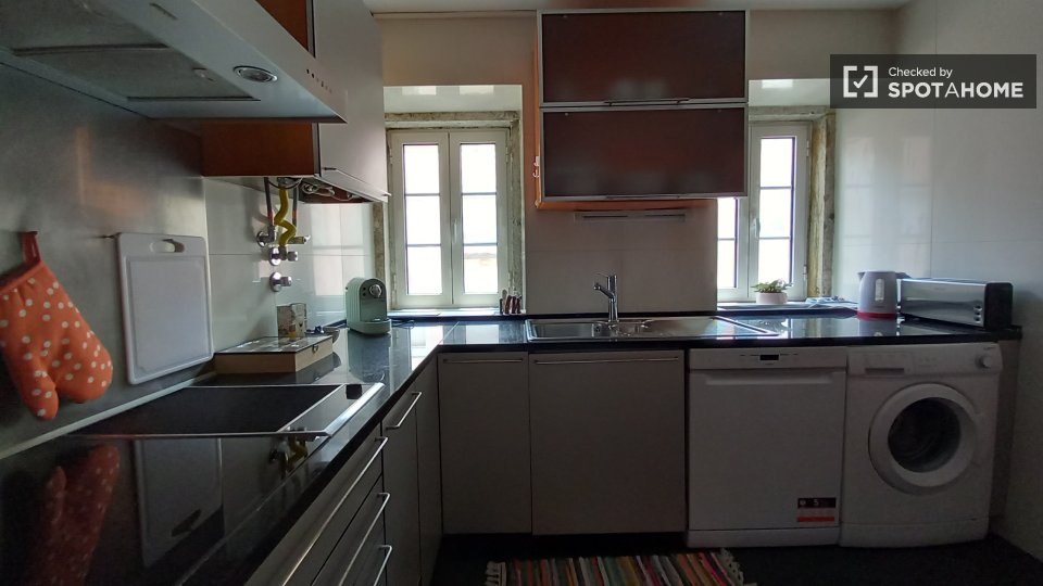 Apartment Lisbon, 1 bed, 90m² — photo 16